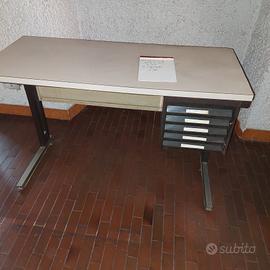 Scrivania piccola