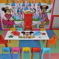 Troni, Tavoli, Panche e Sedioline per Bambini