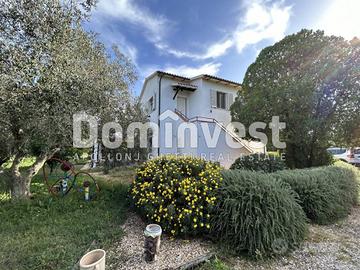 Villa di 215 m² con più di 5 locali a Montalto di 
