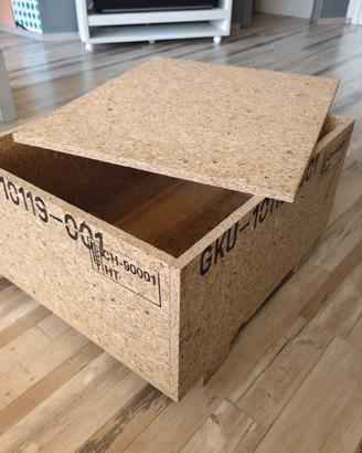 tavolino con cassa in legno compensato industriale
