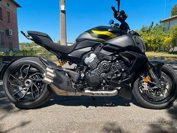 Ducati Diavel V4