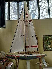 modellino luna rossa vintage