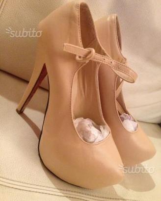 Scarpe con tacco e plateau champagne taglia 39