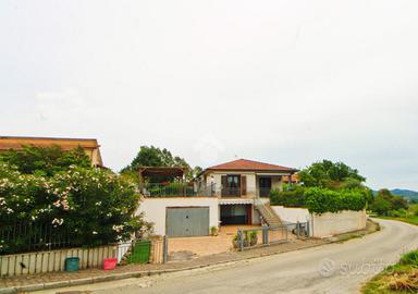 VILLA A SCHIERA A CASAL VELINO