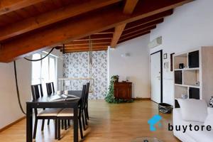 Appartamento di 91 m² con 4 locali e box auto a Vi