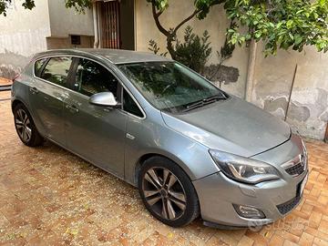 Opel Astra 1.7 CDTI 110 CV Cosmo