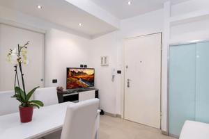 Luminoso, vicino Metro M1 e Stazione