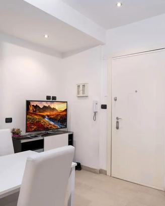 Luminoso, vicino Metro M1 e Stazione