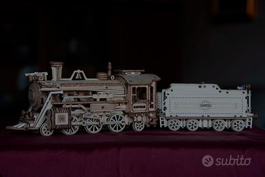 Treno a vapore stile anni 1860 con vagone in legno