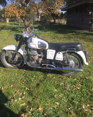 Moto guzzi v 7/700