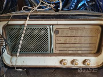 Radio Magnadyne Anni '50, in radica a 3 tasti