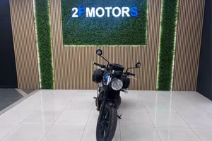 Triumph 900 MY21