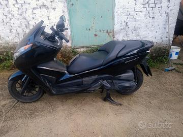 Honda forza 300