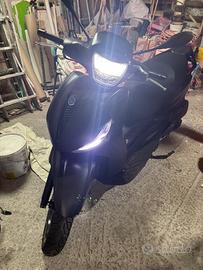 Piaggio Beverly 300 - 2024