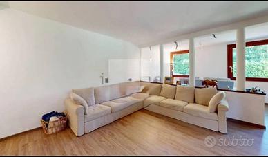 Villa di 230 m² con più di 5 locali a Soiano del L