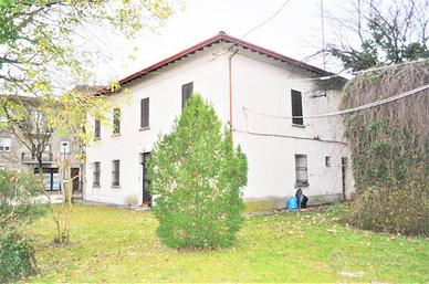 Villa di 433 m² con più di 5 locali e box auto dop