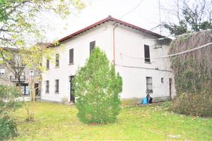 Villa di 433 m² con più di 5 locali e box auto dop