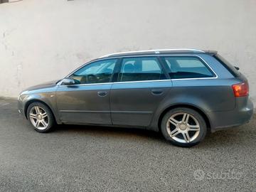audi a4 2700€