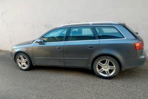 audi a4 2700€