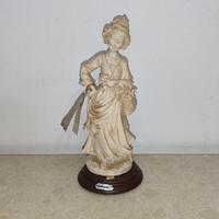 Statua G. Armani "Damigella" - Stile Capodimonte