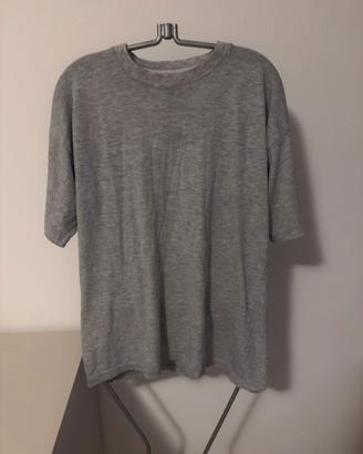 T-shirt grigia basic super versatile 🤍