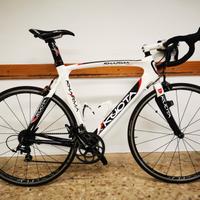 bici da corsa kuota in carbonio