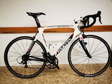 bici da corsa kuota in carbonio
