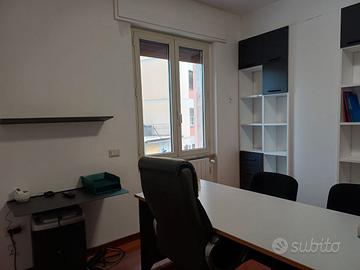 Stanza usi Studio / Ufficio centralissimo a Nuoro