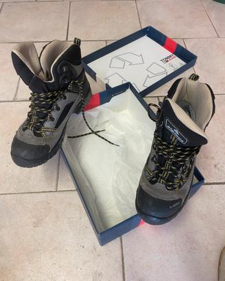 Scarponcini da montagna