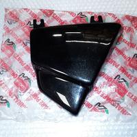 Coperchio sottosella nero dx aprilia red rose 50