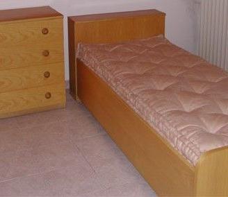 Arredamento Abete:2camere,salotto,tavolo,2armadi