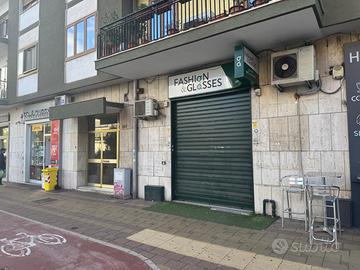 Locale commerciale in viale magna grecia