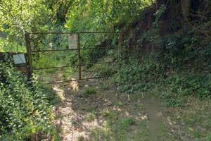 Terreno agricolo con annesso immobile rustico c/2