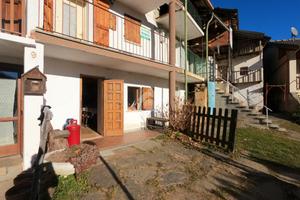 CASA SEMINDIPENDENTE A GIAVENO