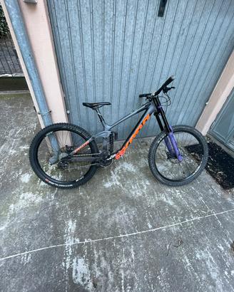 Kona operator DH