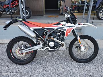 Fantic Motor XEF 125 performance