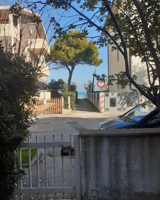 A 20 passi dal mare e dalla pineta.Fino a 8 posti