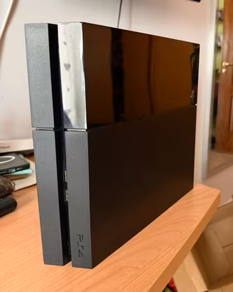 PS4 FAT 500 GB + 5 GIOCHI + 2 PAD (leggi descriz.)