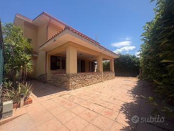 Carini Villa in residence privato