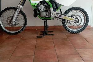 Kawasaki KXE 250 2 tempi targata 