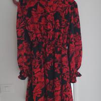vestito lungo fino al ginocchio nero con fiori ros
