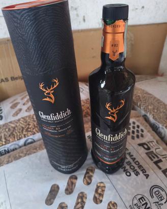 Bottiglia whisky glenfiddich