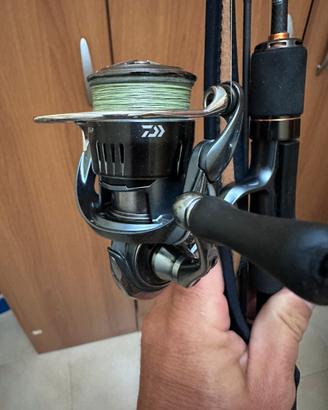 mulinello daiwa airity st-sf2000ss-p