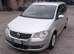 VOLKSWAGEN Touran 2.0 TDI DPF DSG Highline senza