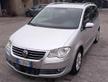 VOLKSWAGEN Touran 2.0 TDI DPF DSG Highline senza