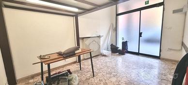 NEGOZIO A BOLOGNA