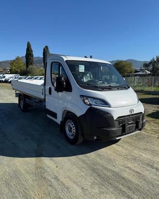 0451 NOLEGGIO FURGONE TOYOTA NUOVO