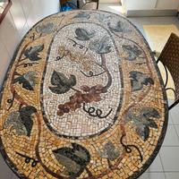 tavolo in ferro battuto con mosaico
