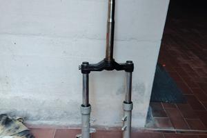 forcella anteriore originale Aprilia Sr 50 + pinza