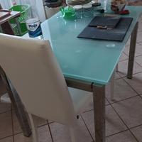 Tavolo in vetro